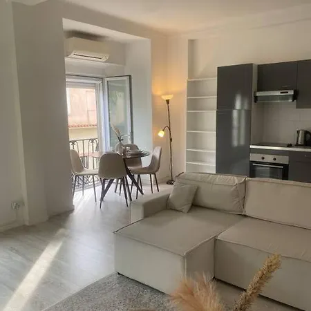 Beautiful Central Beach In Juan Les Pins Apartment